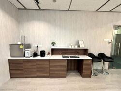 United Square (D11), Office #633725911